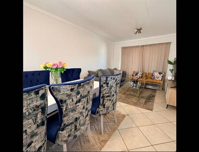 2 BEDROOM APARTMENT FOR SALE IN HEUWELOORD